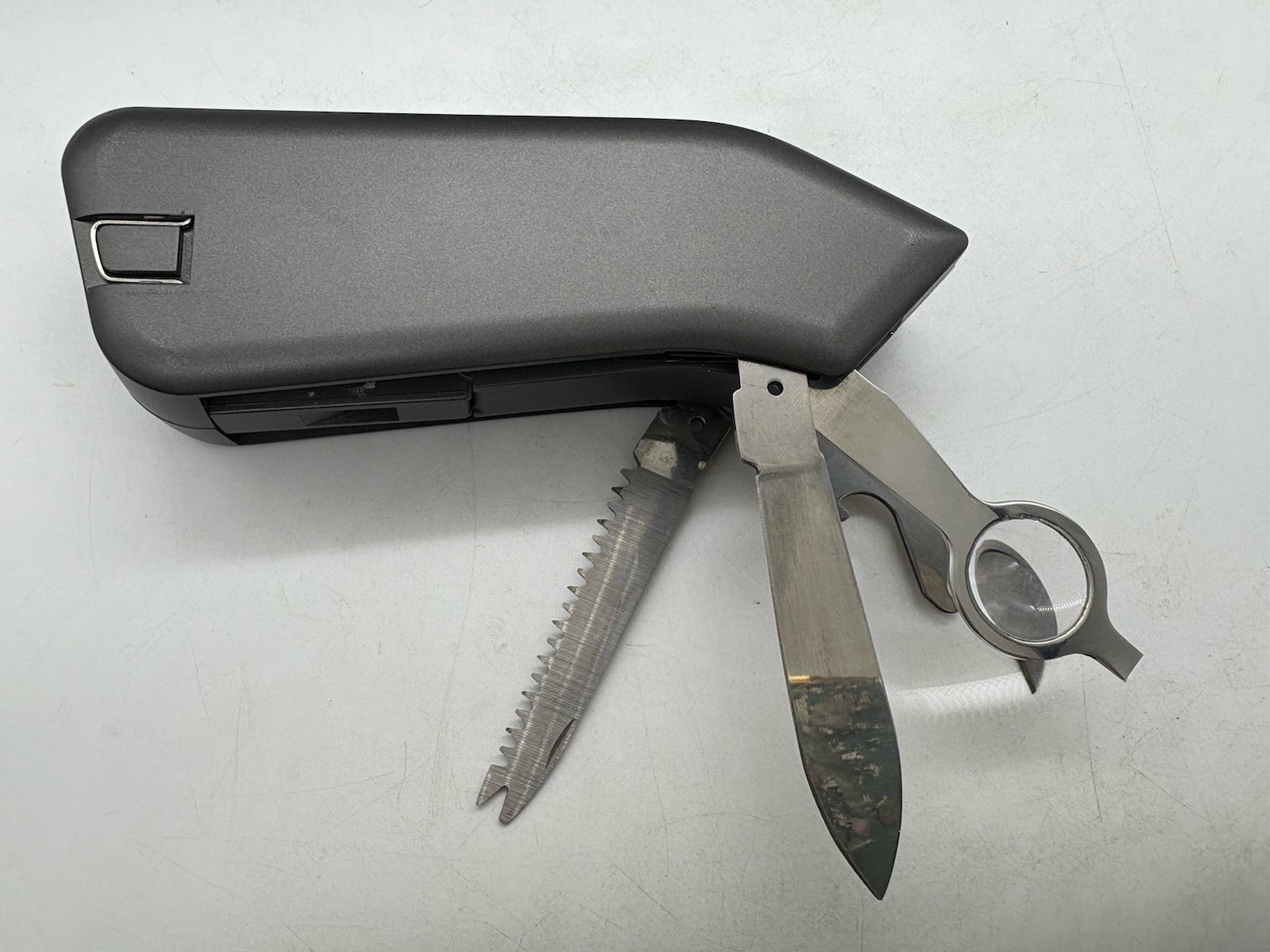 Gerber 12 In 1 Multi-tool Survival Kit (a10)