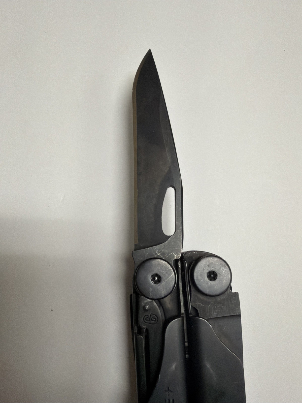 Leatherman Wave+ Plus 18-In-1 Black Oxide Multi-Tool Pliers 1-hand open w Sheath