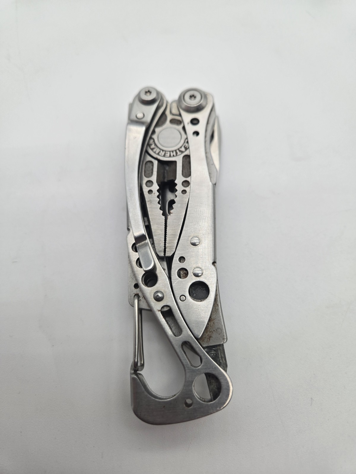 Leatherman Skeletool Multi Tool Pliers Bit Driver Knife W/Attachment Clip