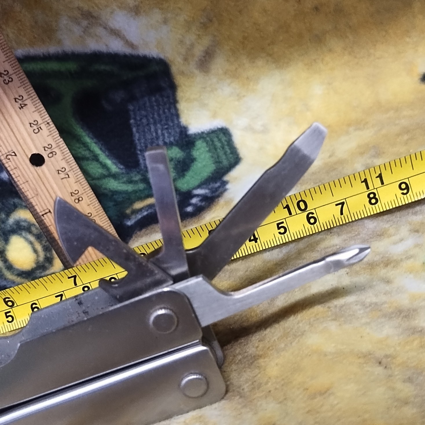 Stainless Steel Folding Multi-Tool Pliers w/ Straight Edge Knife, 6 Tools
