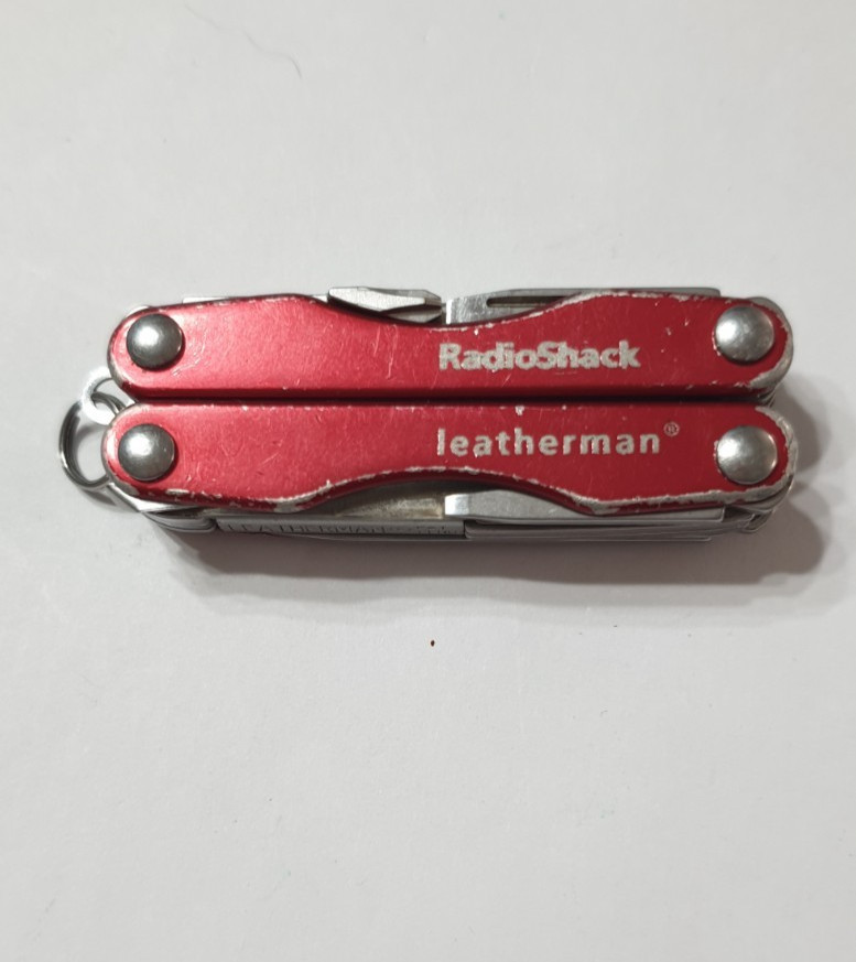 🔥 Leatherman Squirt E4 Stainless Multitool Red Rare Retired RadioShack