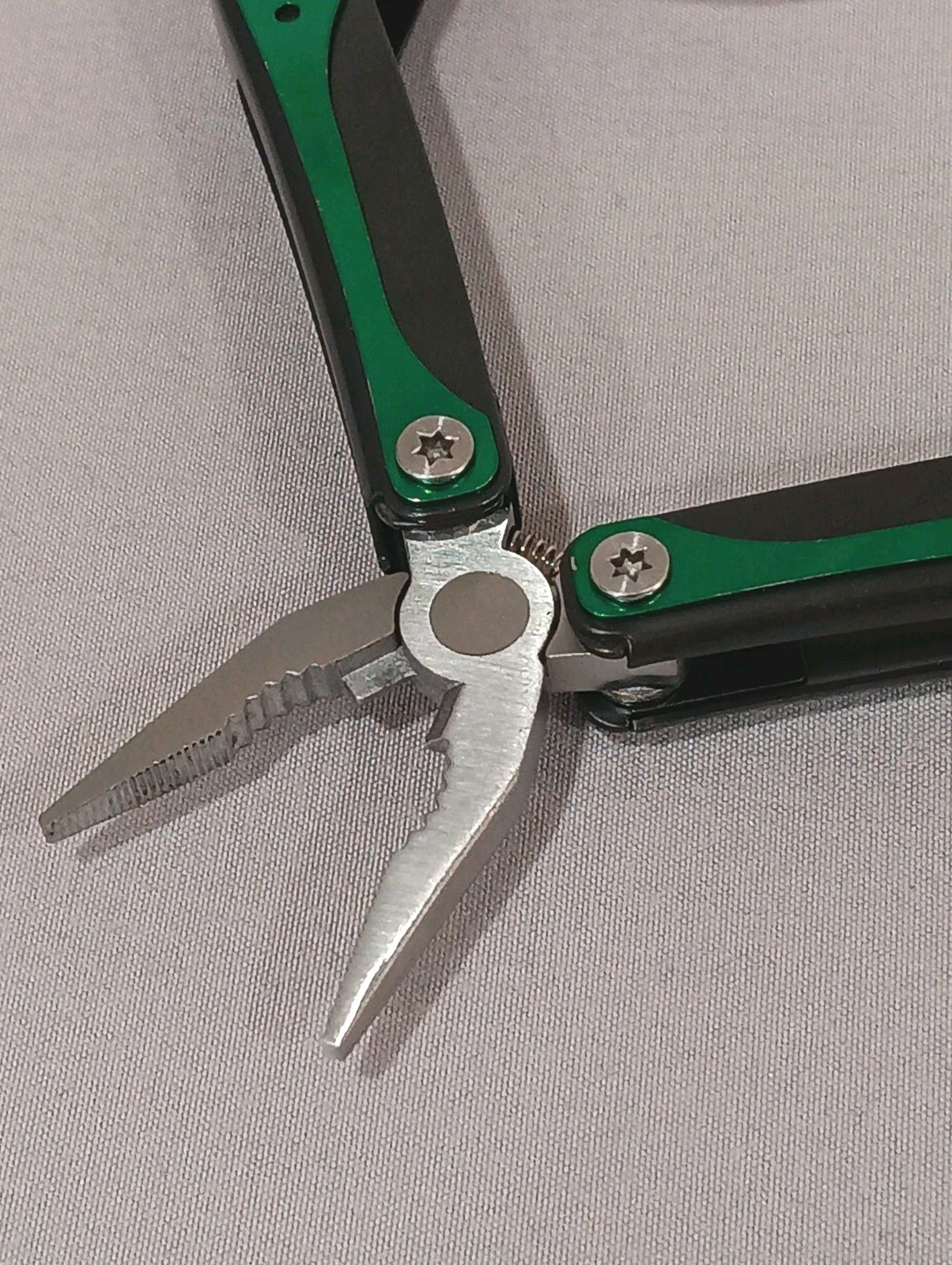 Cabela’s Multi-Tool 7-in-1 Pocket Knife Folding Pliers Stainless Green Camping