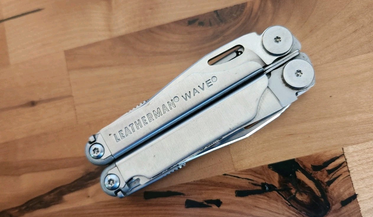 Leatherman Wave Multi-Tool Pliers Pocket Knife – Great Condition – U10