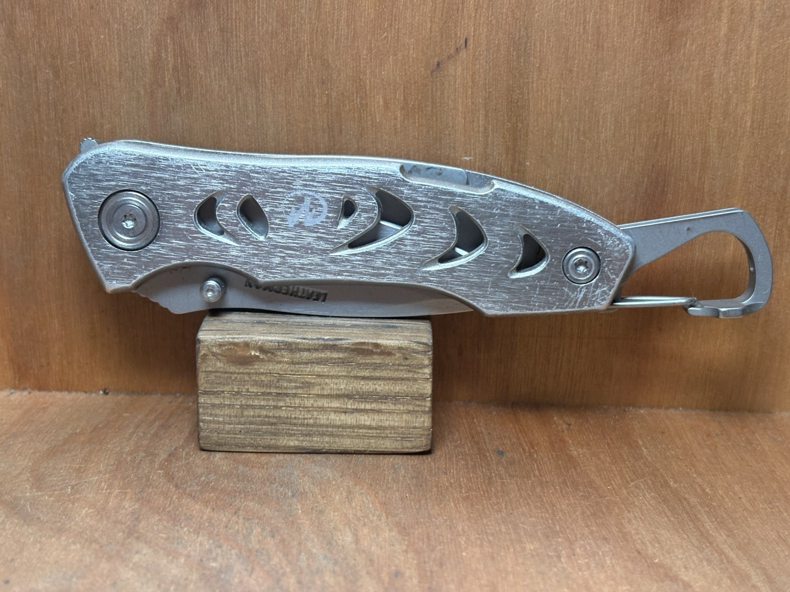 Leatherman C303 420HC Combo Blade Liner Lock Aluminum Handle Carabiner GREAT!