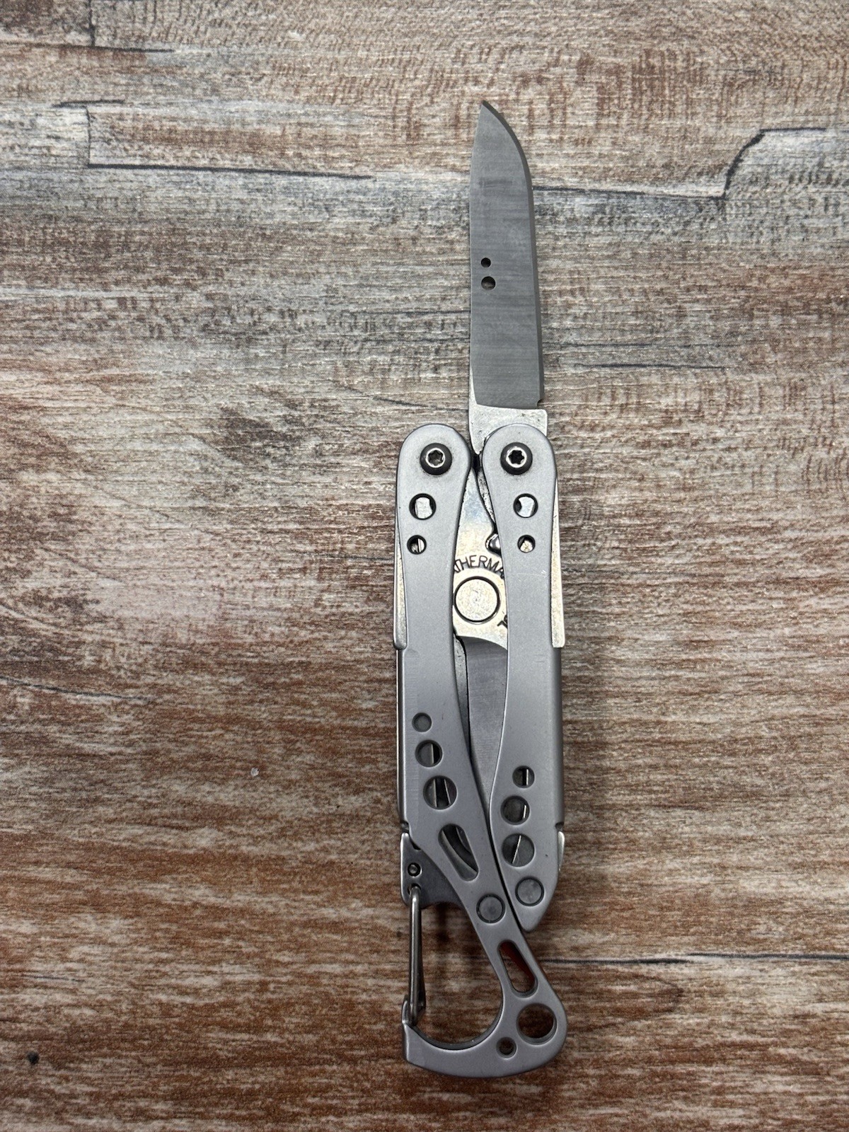 Leatherman Style CS Red Keychain Multi-Tool Scissors Tweezers – Great Cond