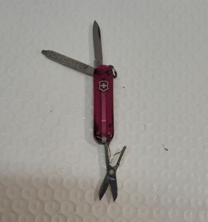 VICTORINOX CLASSIC SD 58MM SWISS ARMY KNIFE POCKET KEYCHAIN TRANSLUCENT PINK