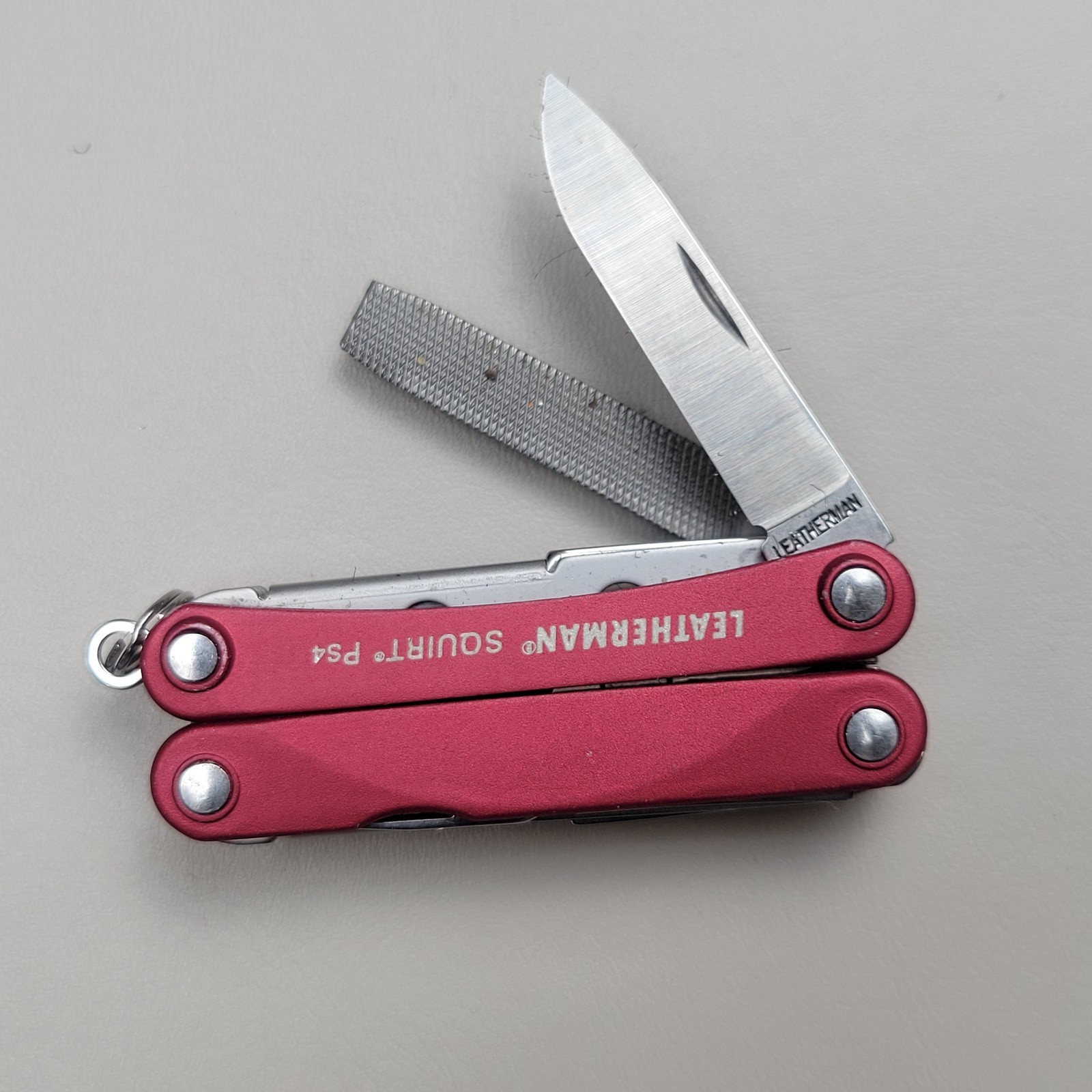 Leatherman Squirt PS4 Red Keychain Multi Tool Pliers Pocket Knife