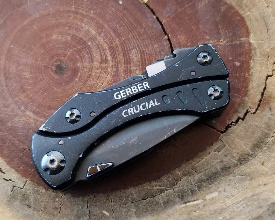 Gerber Crucial Black Multi Tool Multi Plier Carabiner Clip Knife – Great 401