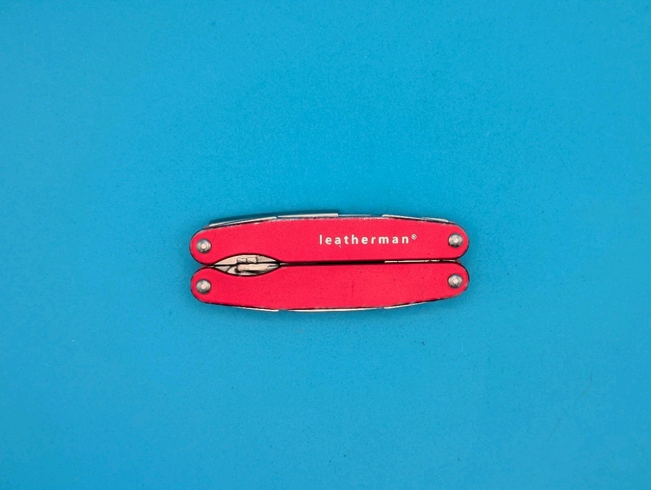 Leatherman Juice S2 Red Multi Tool! RETIRED!