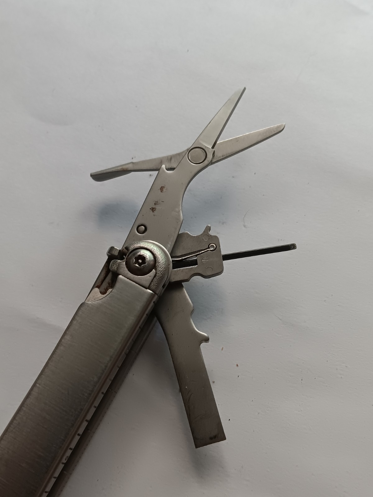 Leatherman Wave Multi-Tool Pre-owned Nice Shape W/ Sheath