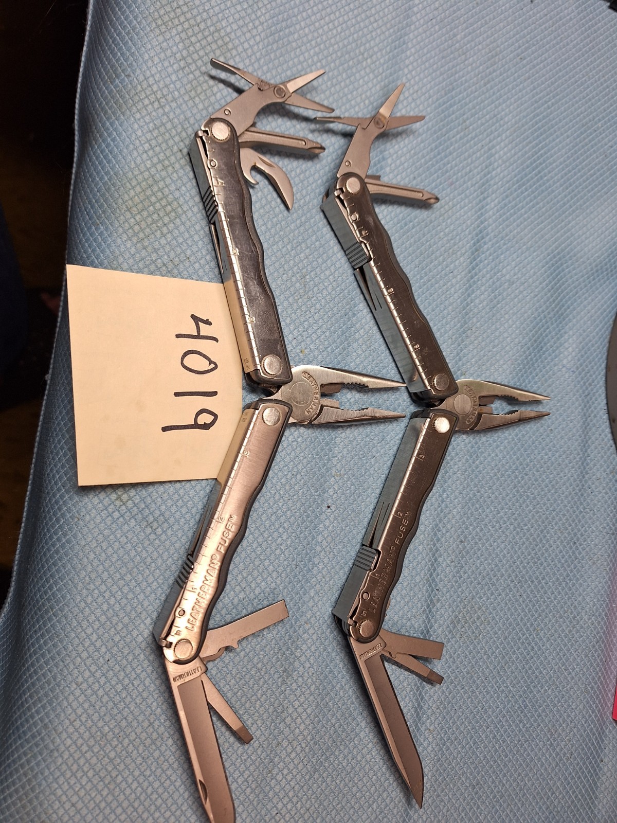2 Leatherman Fuse Multi Tools Collectible EXCELLENT LOT 4019