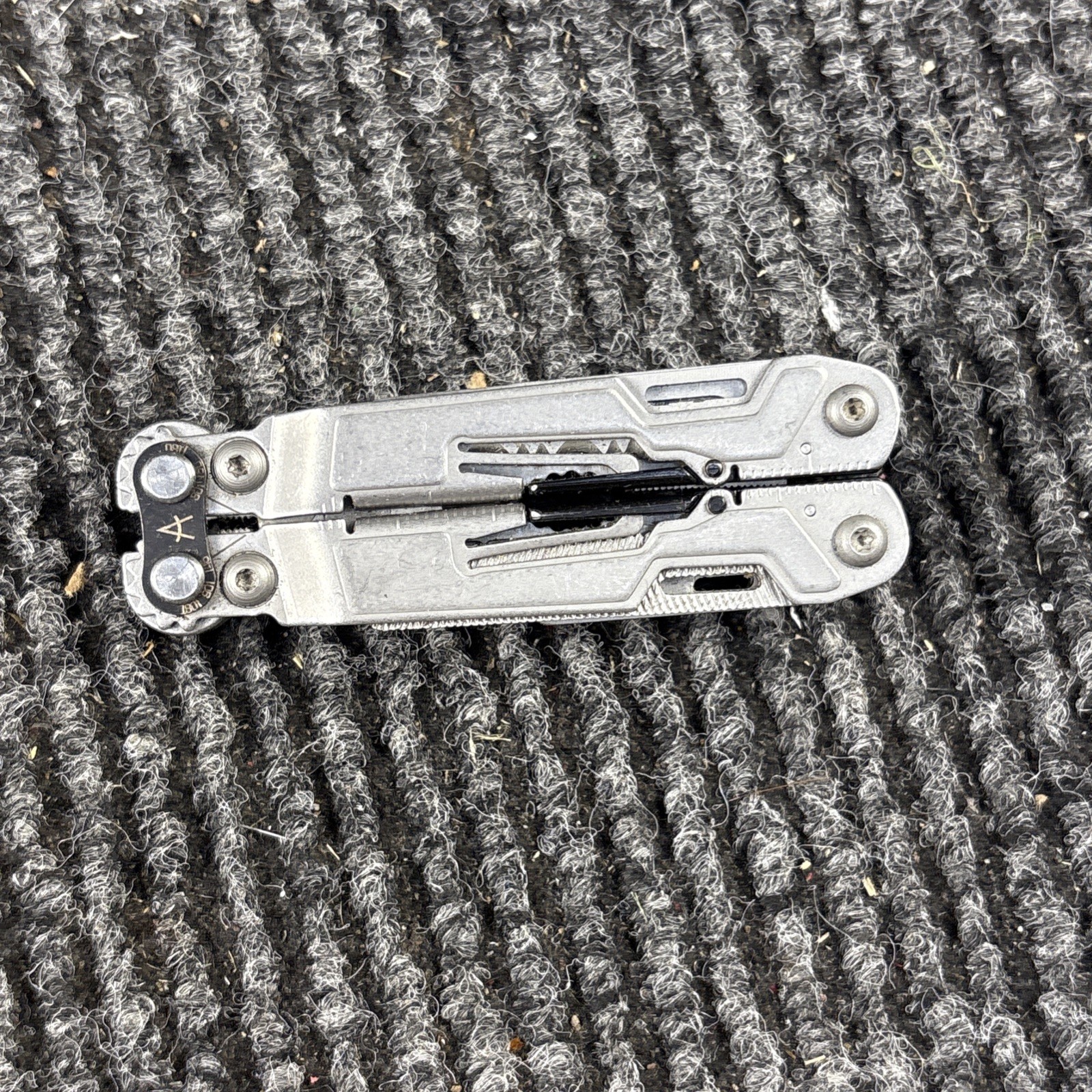 SOG POWER PINT MULTI TOOL PLIERS KNIFE SMALL (406)
