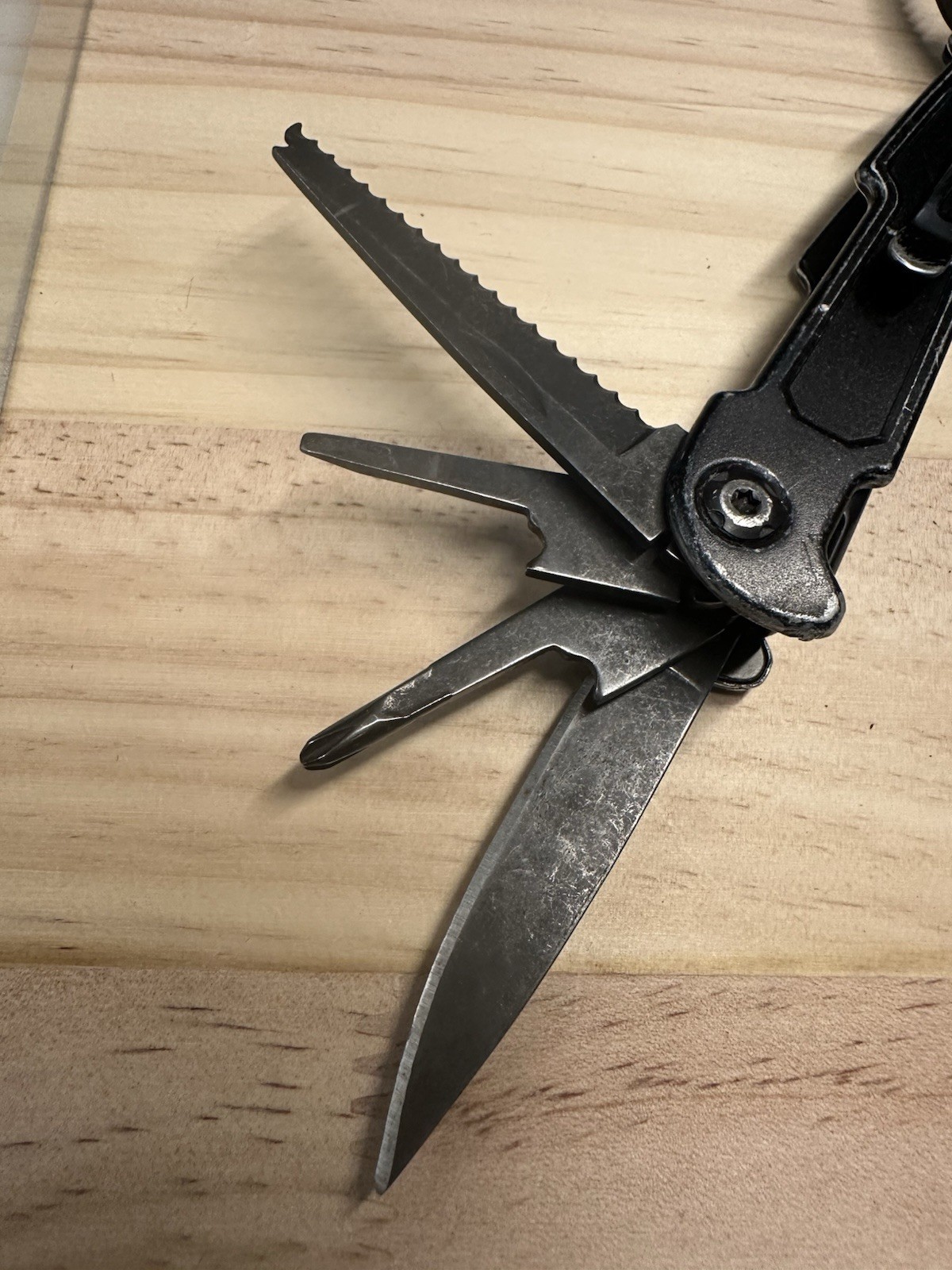 Hyper Tough 10-in-1 Multi-tool Letterman Style Locking