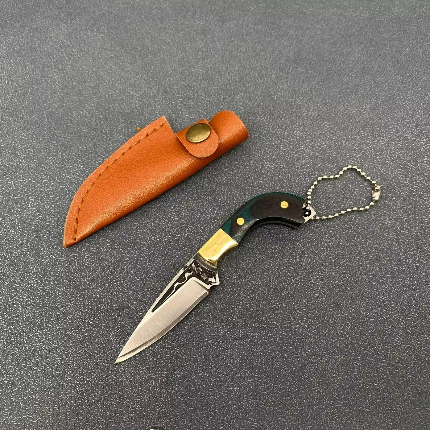 Mini Knife / Keychain – Wooden Handle
