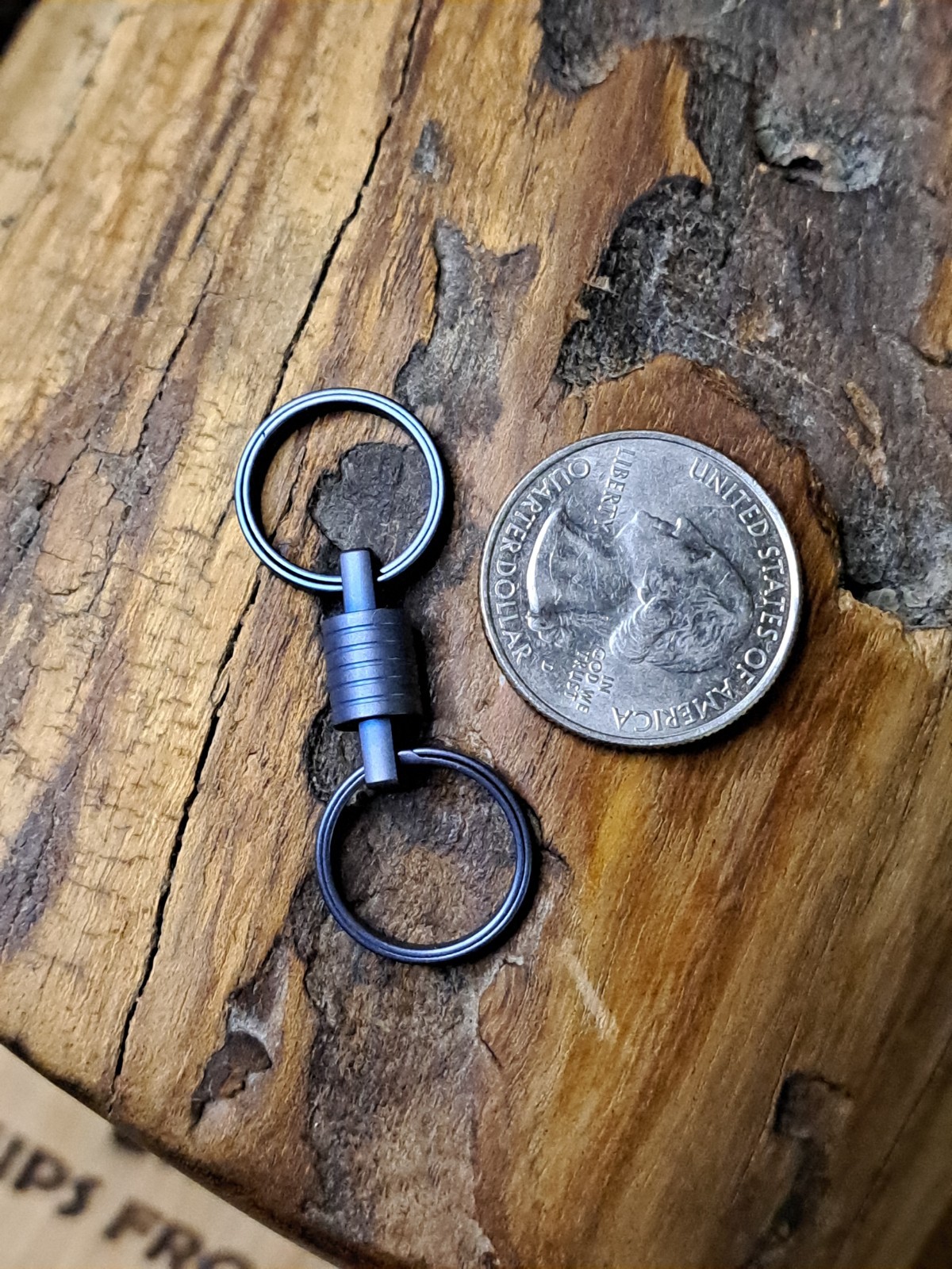 Pro Mini Series Anodized Titanium Swivel With 16mm Titanium Keyrings