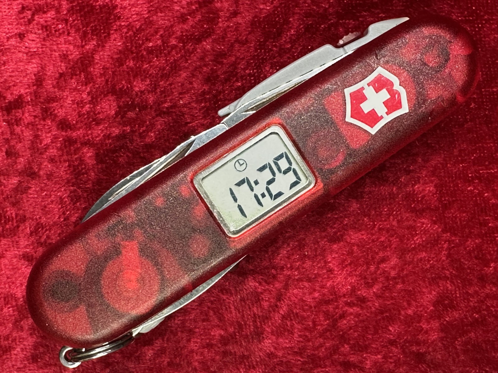 Victorinox Voyager Lite Ruby Red Transparent Swiss Army Knife 91mm 17 Tool (693)