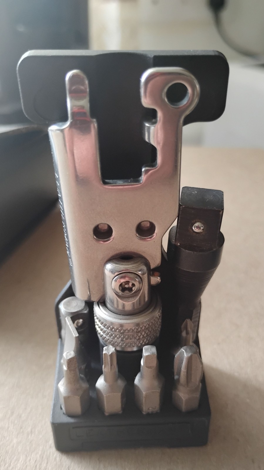 LEATHERMAN TOOL ADAPTER WITH LEATHER CASE-8 BITS-INCLUDES 1/4 & 3/8 SOCKET DRIVE