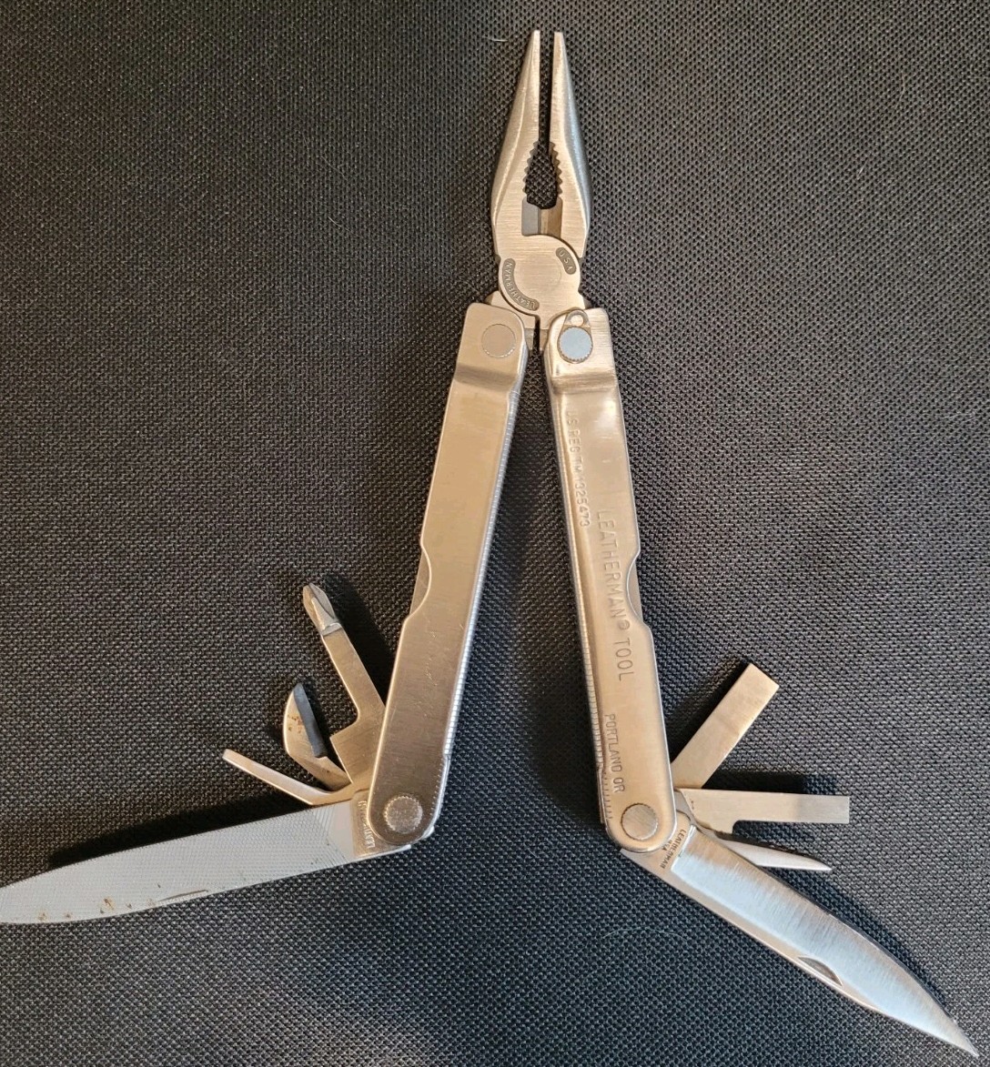 VINTAGE LEATHERMAN SURVIVAL TOOL ORIGINAL MULTI-TOOL TM1325473 Mint Condition