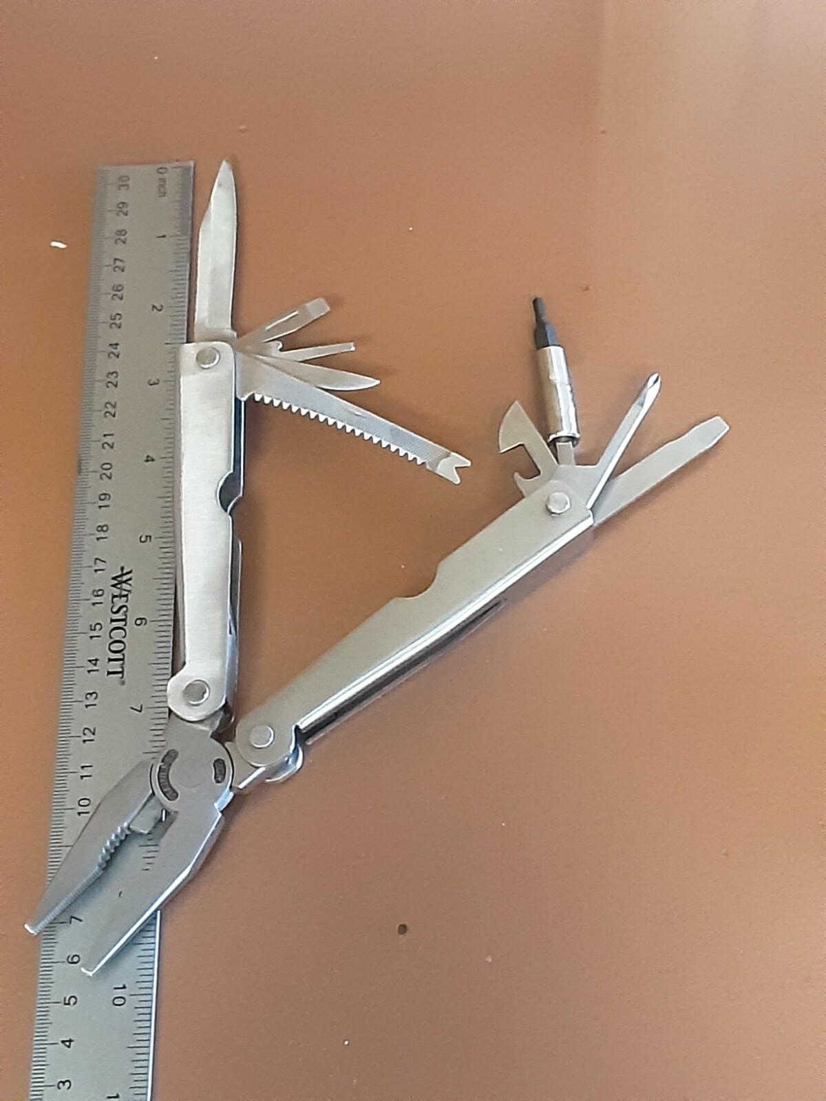 2CR – Folding Pliers / Knife / Screwdriver Bits – Multi Tool – Stainless