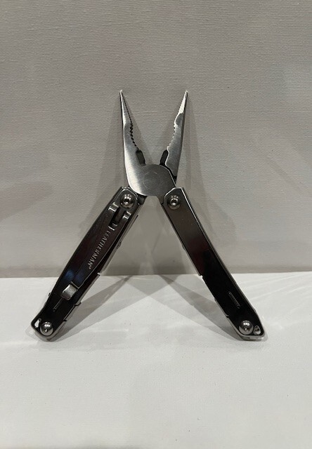 Leatherman Sidekick Stainless Steel Multi Tool with Leather Sleeve – Silver
