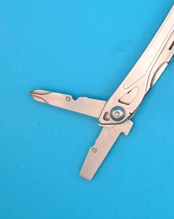 LEATHERMAN WINGMAN MULTI-TOOL! FAST SHIPPING! WITH SHEATH!