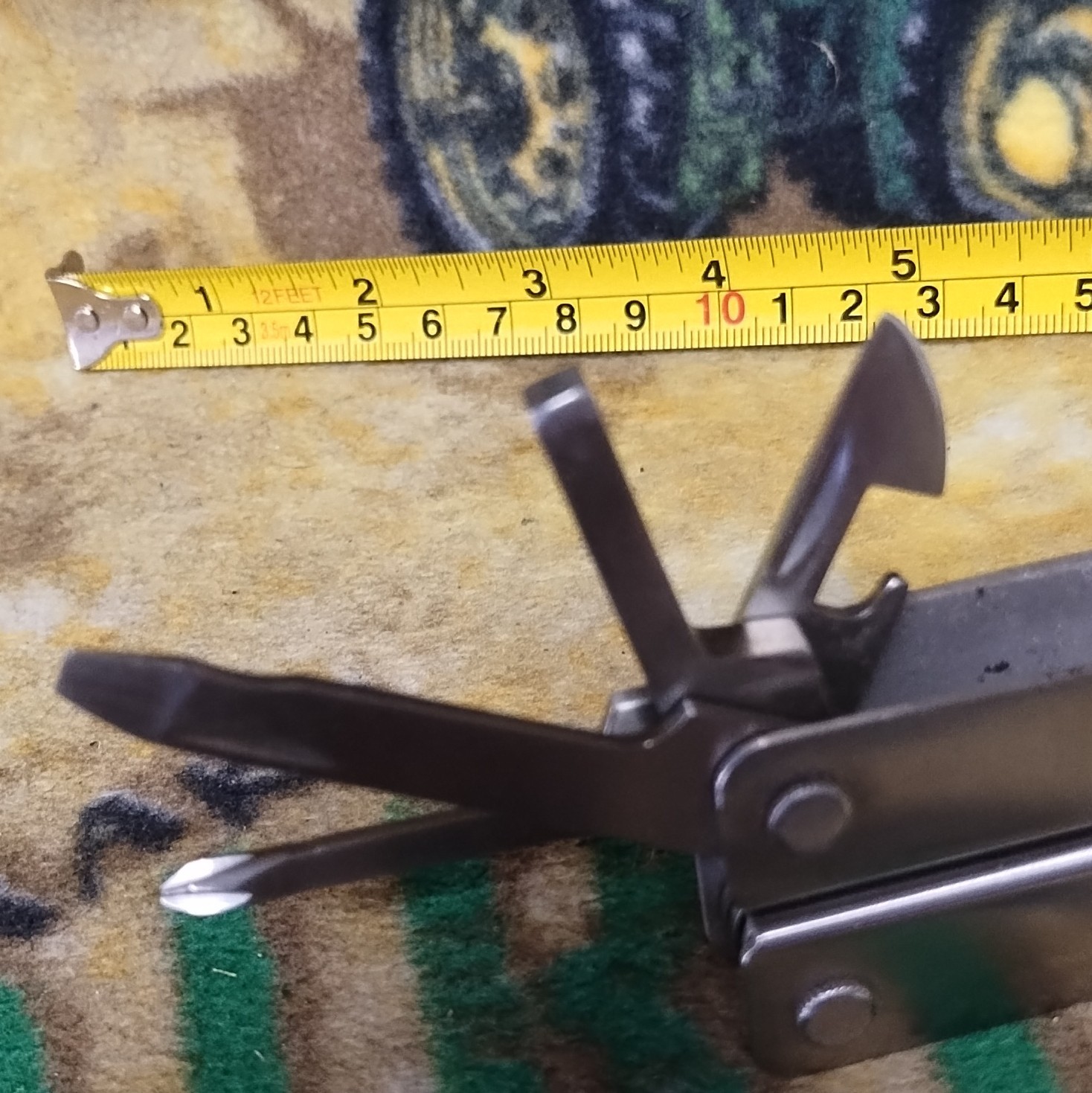Stainless Steel Folding Multi-Tool Pliers w/ Straight Edge Knife, 6 Tools