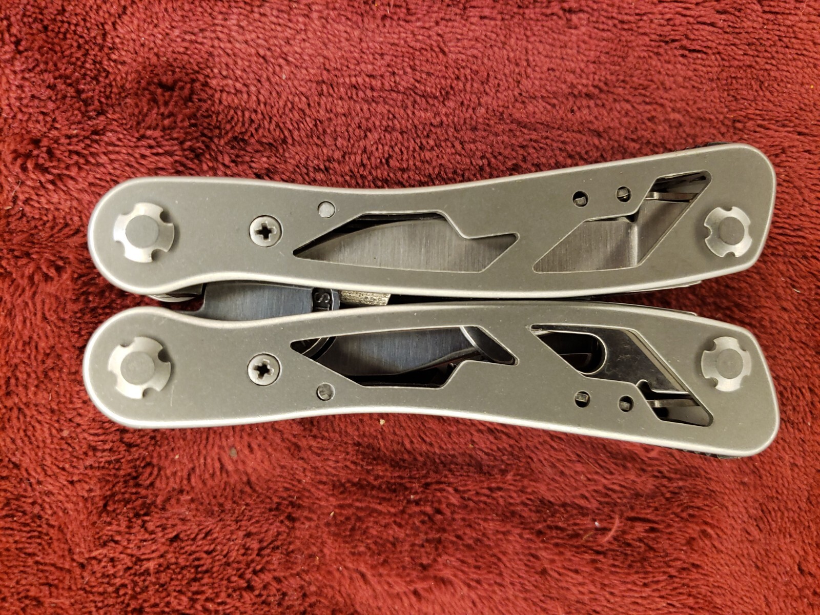 🔪🔪 Stanley 12-In-1 Multi-Tool Knife 12 Tools, Nylon Sheath 84519K