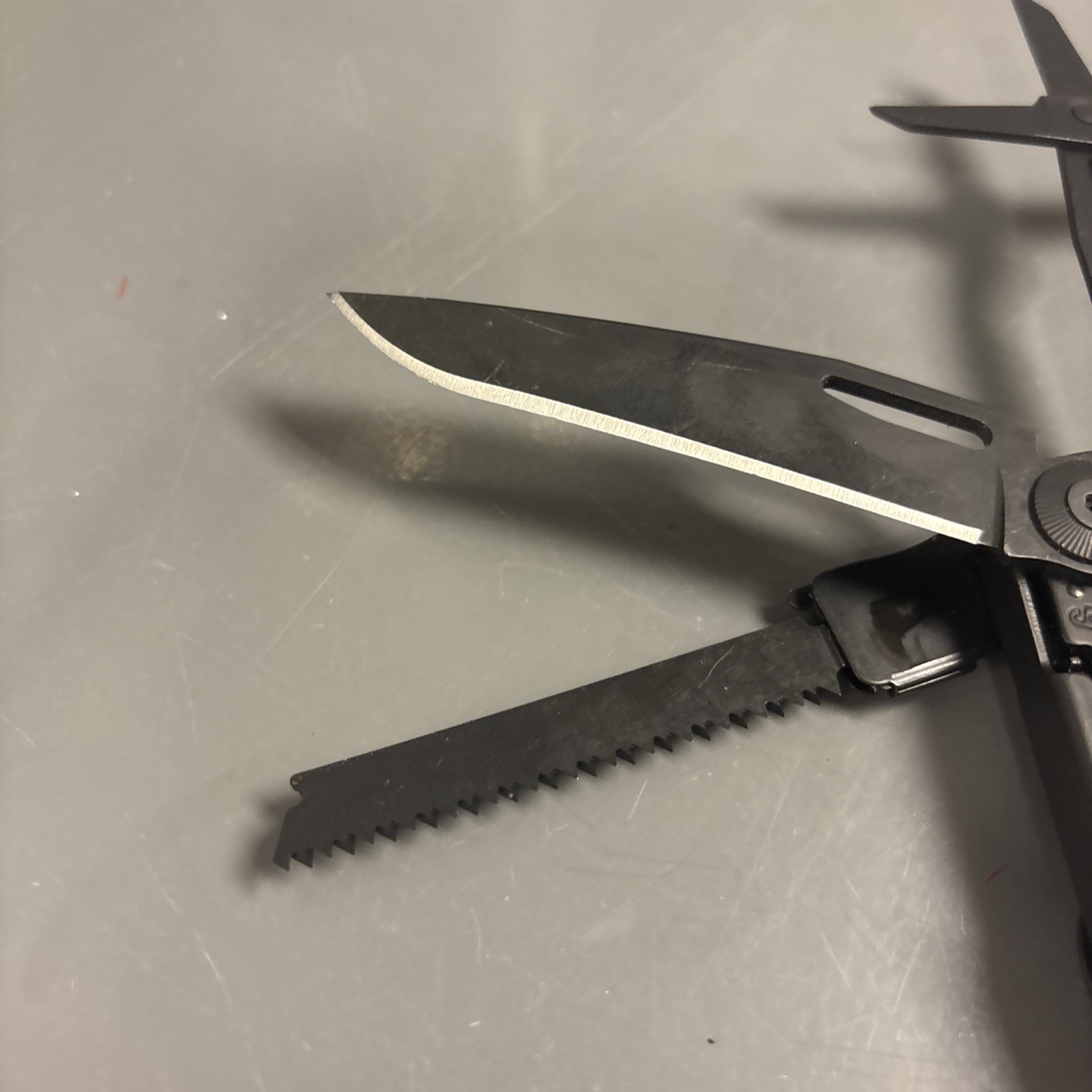 LEATHERMAN SURGE 19-In-1 Black Oxide Heavy Duty Multitool