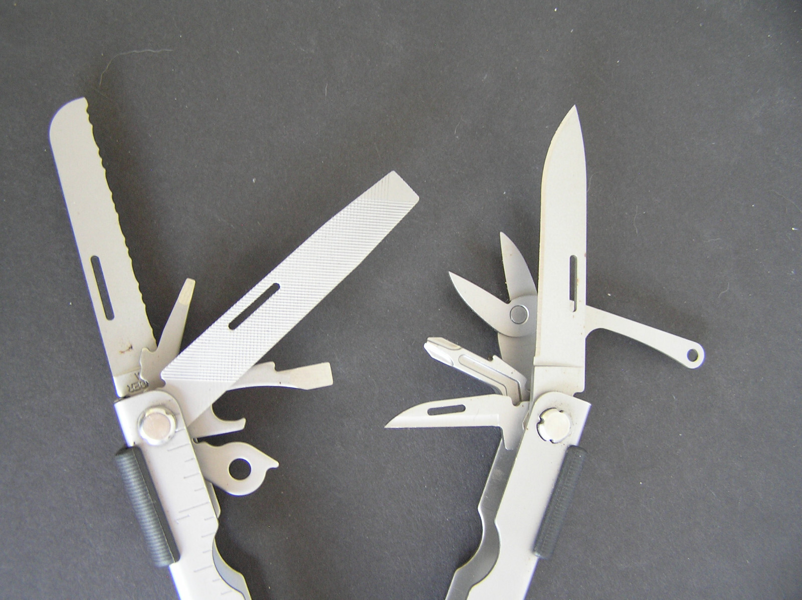 Rare Variant Gerber MP600 Fisherman Multi Plier w/ Longer Needlenose & Tool Kit