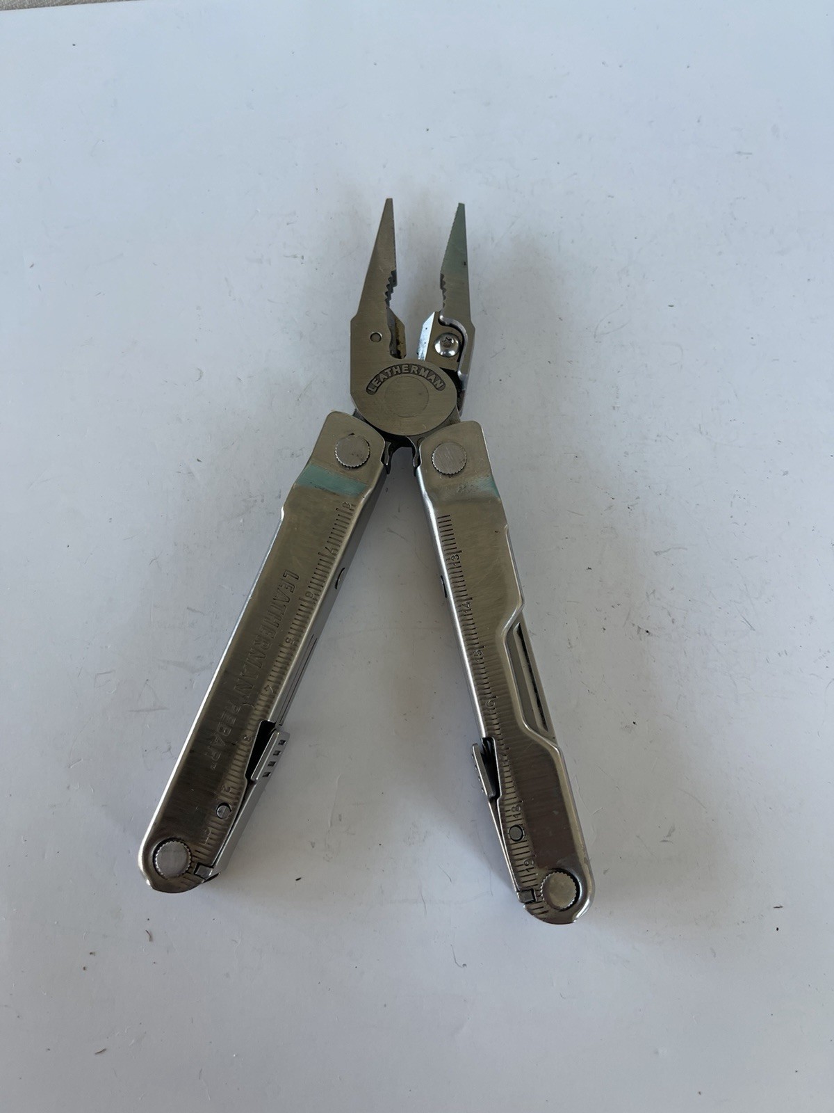 Leatherman Rebar Stainless Steel Multi Tool with Sheath, , Serrated / Plain!!!