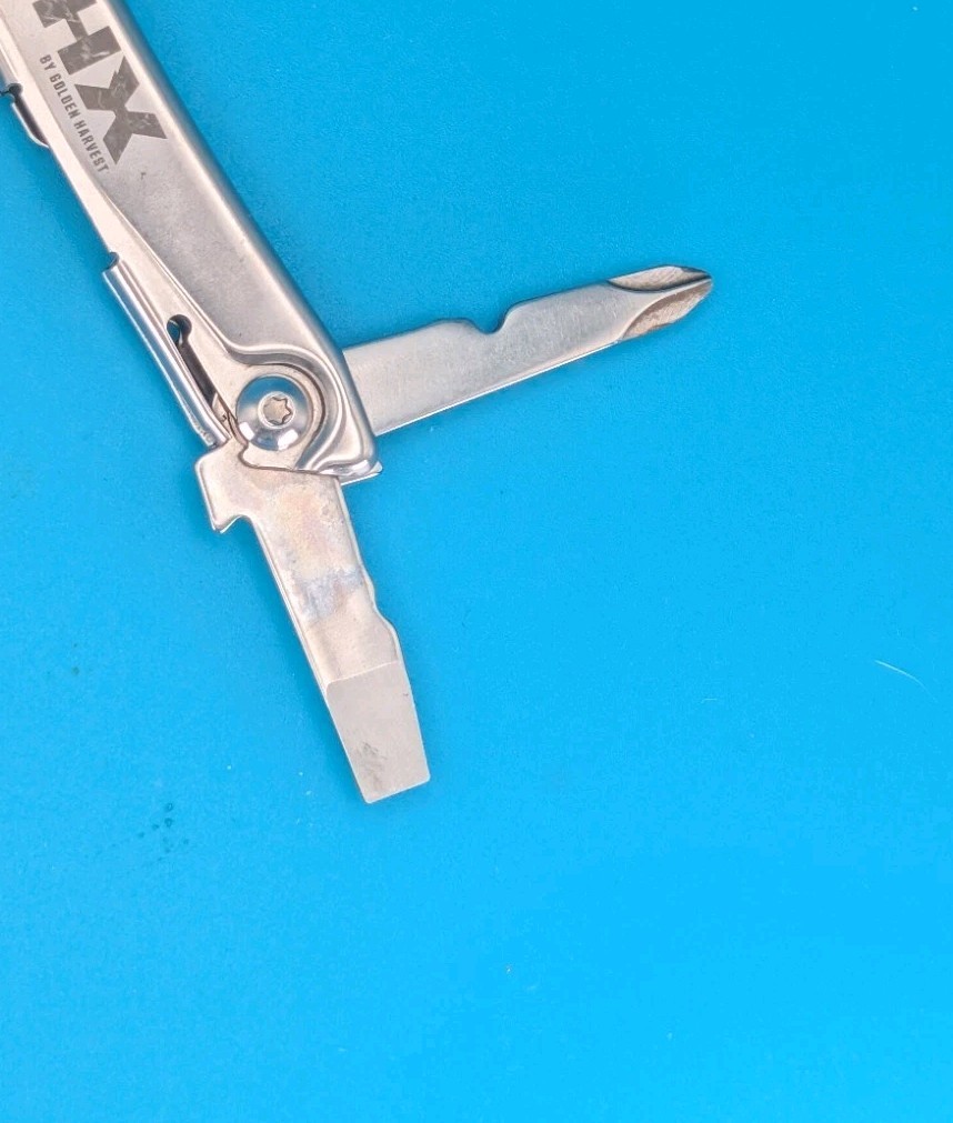 Leatherman Rev 3.8″ Multi-Tool, Stainless! *SOME RUST ON ITEM*