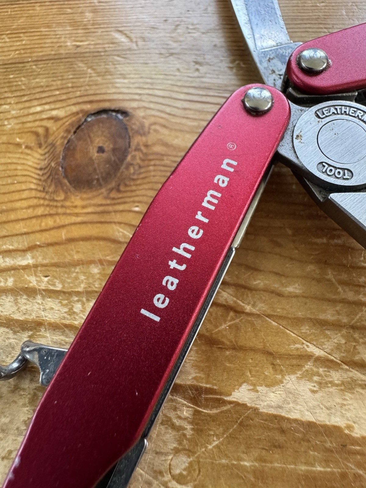 Leatherman Juice C2 Red Multi Tool! RETIRED!