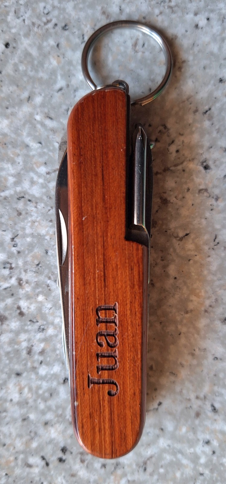 Multi Tool Pocketknife (9 Tool) – Jasper National Park w/Grizzly Bear Emblem