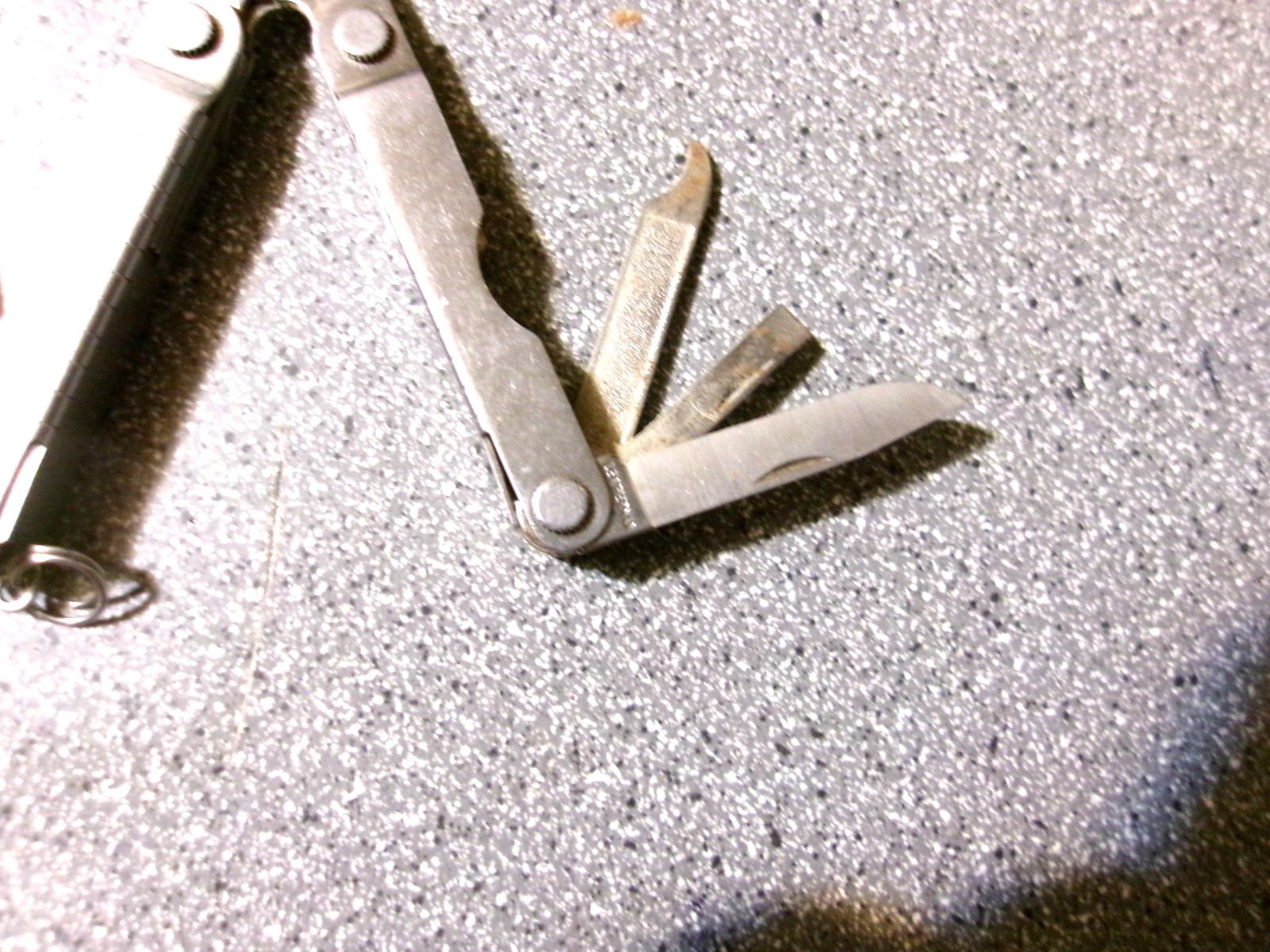 ‘Leatherman – Micra’ Multi-Tool USA 6 Bits and a Scissors Keychain Ceo