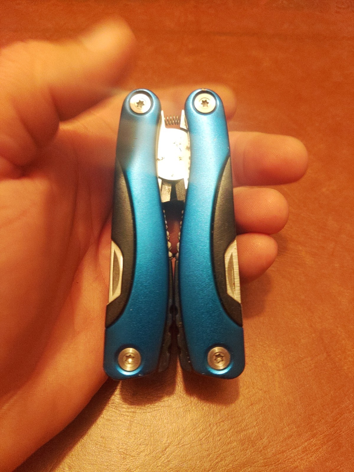 Quarrow Blue Multi Tool Stainless Steel 9 Tools