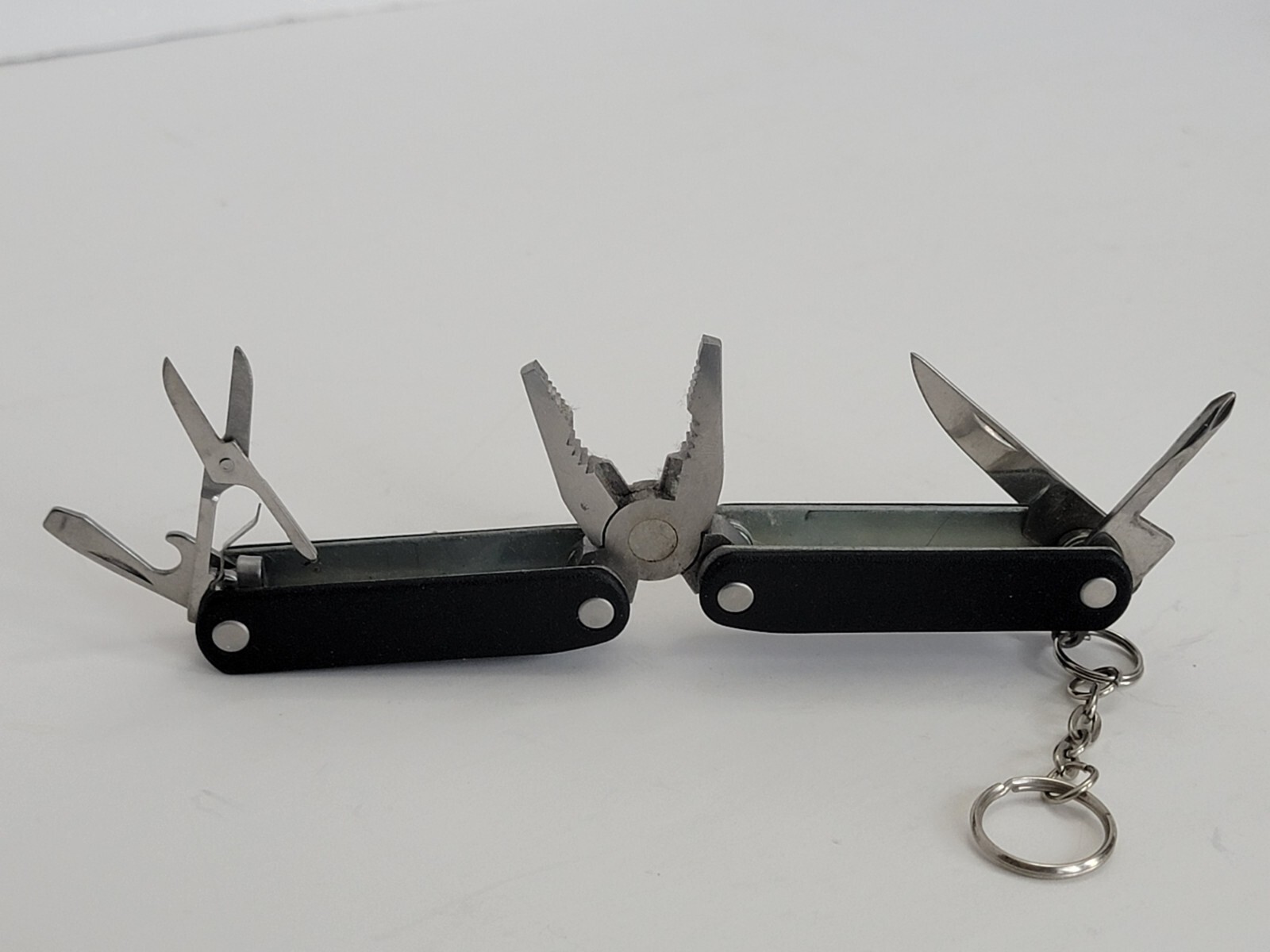 Multi tool knife Pliers Scissors Bottle Opener Phillips Screwdriver – Used