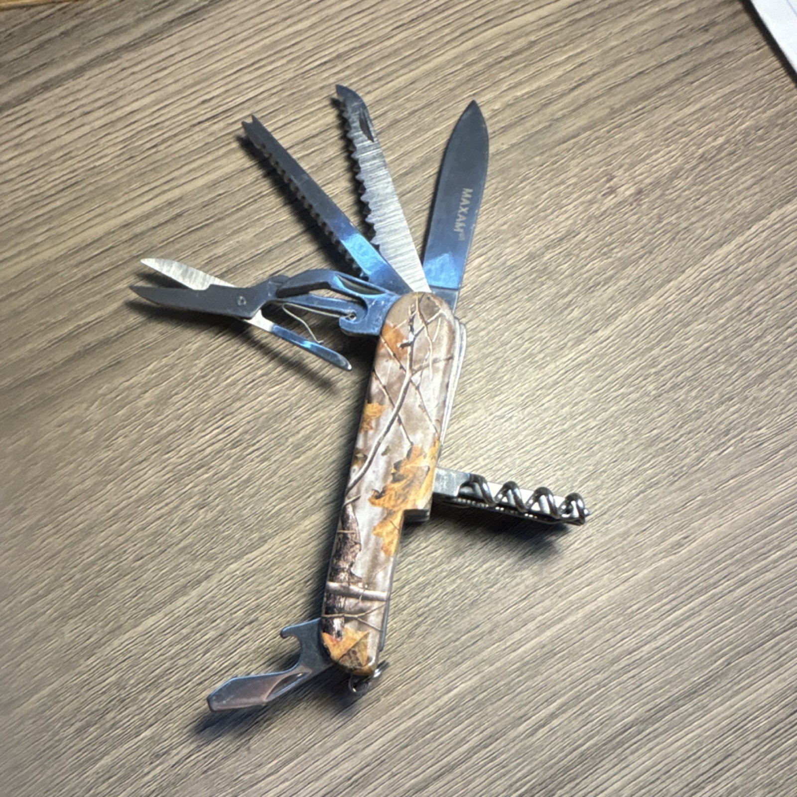 Maxam Camouflage Multi-Tool, 8 Functions, Stainless Steel, Knife, Scissors