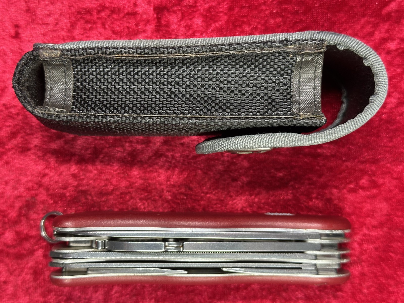 Victorinox Tradesman Red Large Swiss Army Knife 111mm 12 Tool w/Sheath (622)