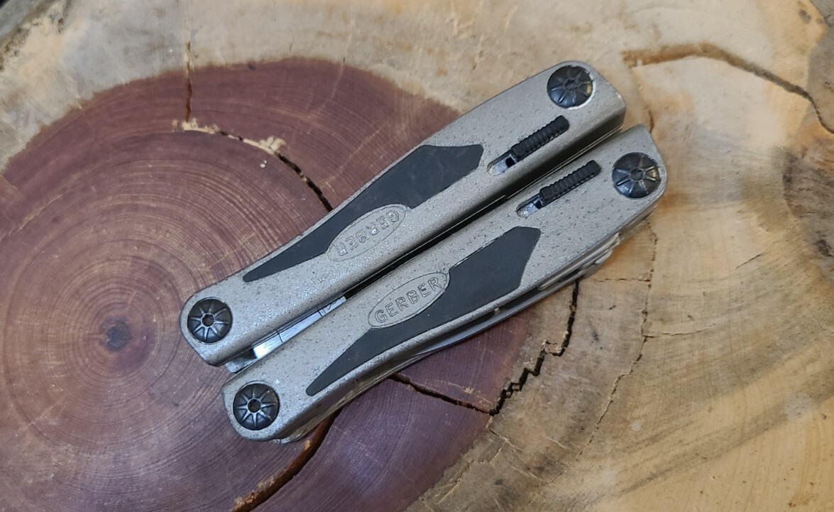 RARE Gerber MP700 Urban Legend Multi-plier- Great Condition – B80