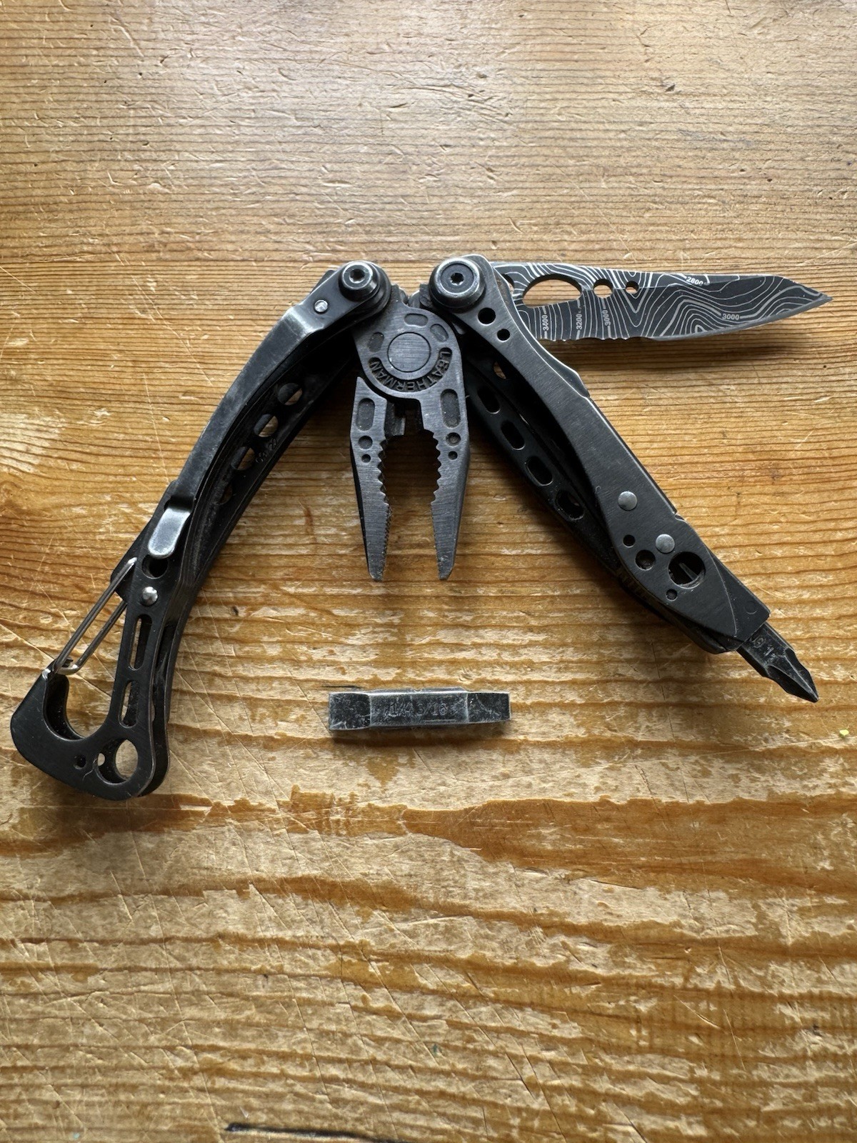 TOPO Leatherman SKELETOOL Multi Tool SERATED Knife-Pliers etc Collector Model