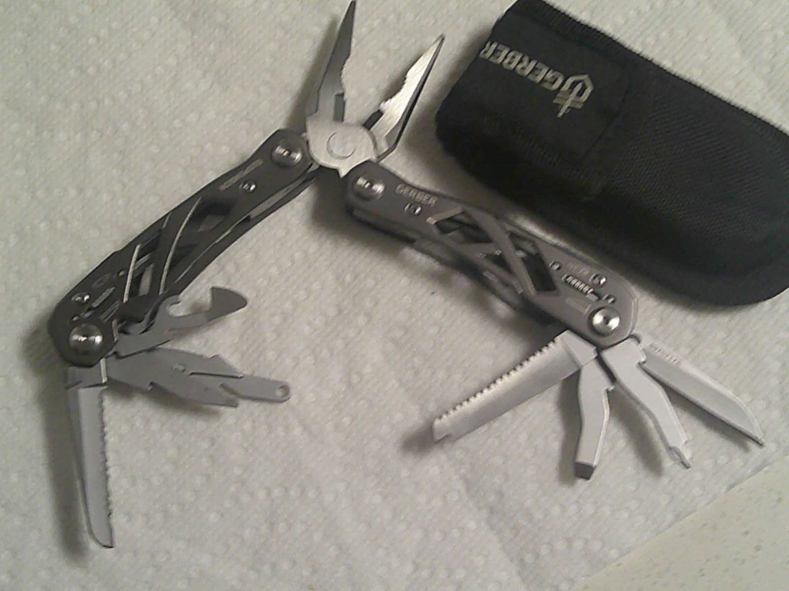 gerber suspension multi tool with sheath very nice condition see pics