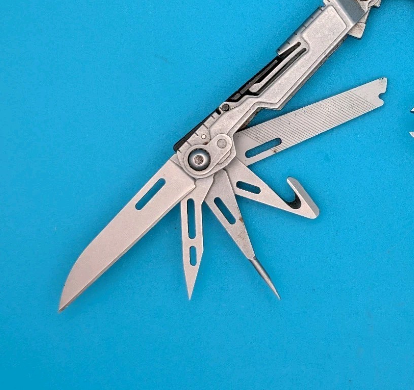SOG PowerPint Tool Compact Lightweight Silver Multi-Tool!
