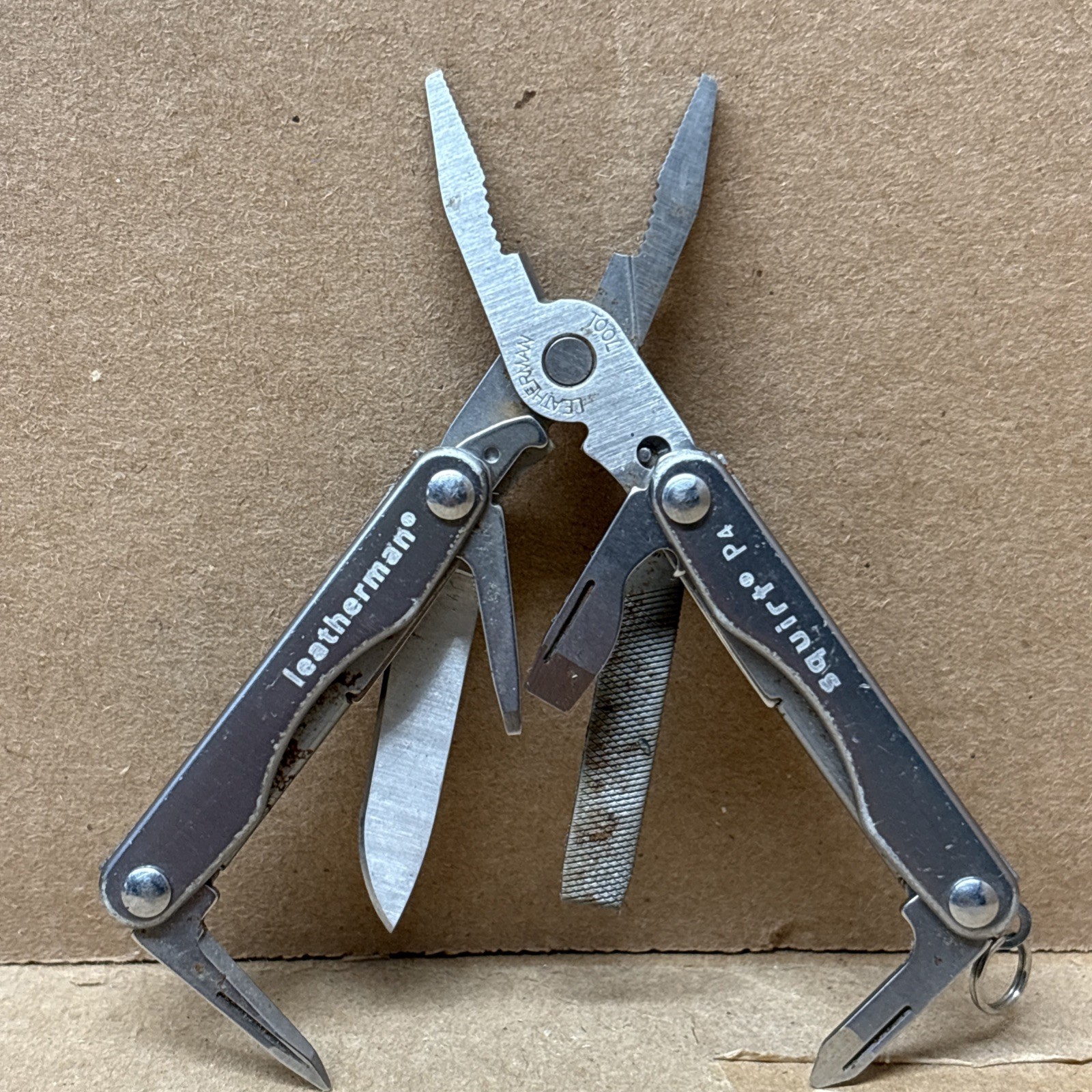 Leatherman Squirt P4 Gray Keychain Multi Tool w/Pliers Excellent Used Condition