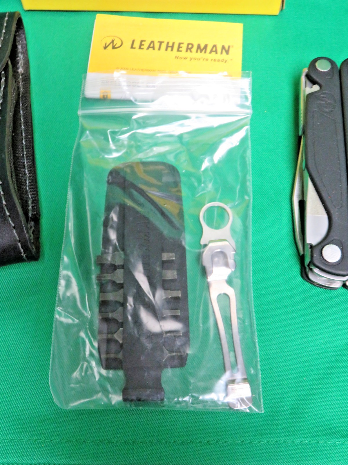 Leatherman Charge AL Multi-Tool 830662 W/ Sheath & Bit Kit (a) – NEW