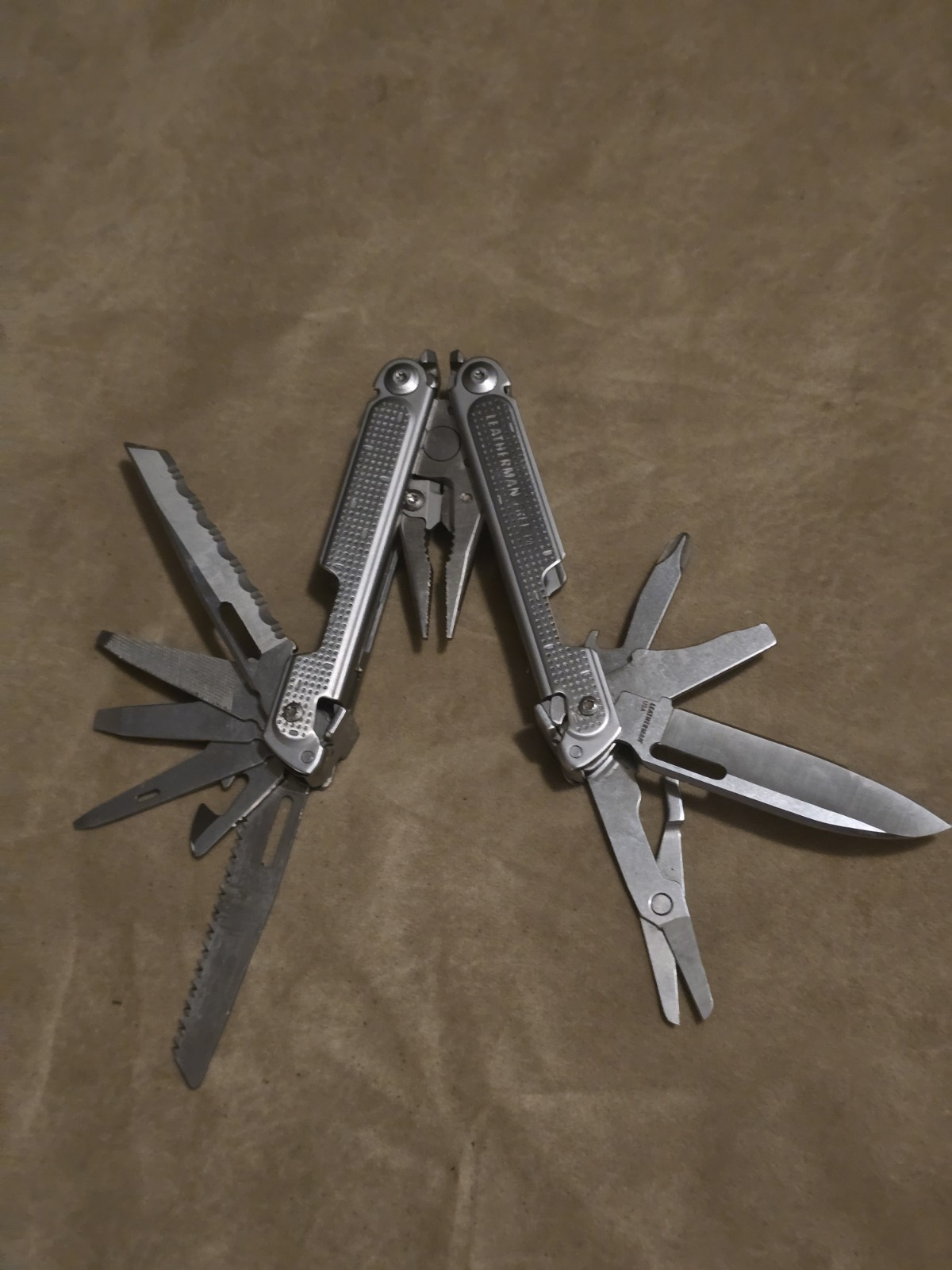 Retired Leatherman Free P4 Multi-Tool With Sheath and Donk Titanium Pocket Clip