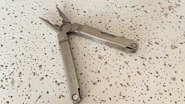 Leatherman BOND Silver Stainless Steel Multi Tool Pliers,Opener Bottle,Nail File