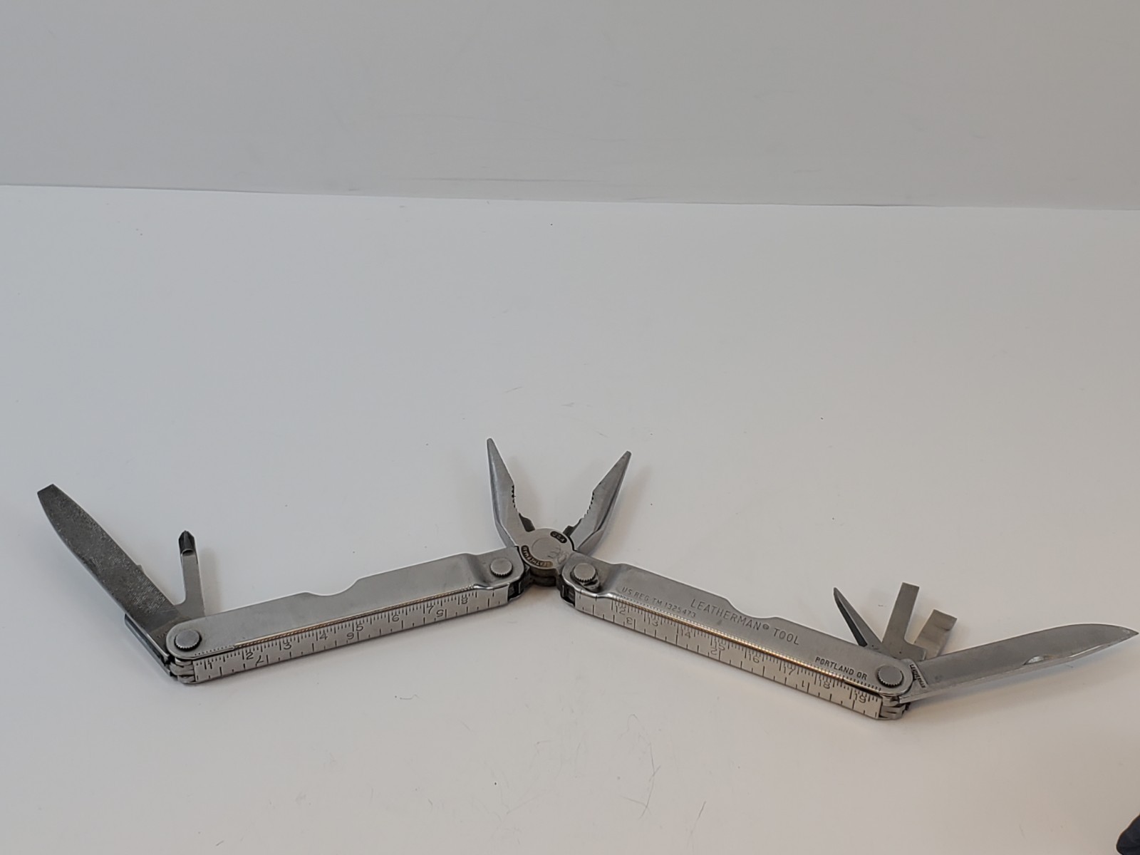 USA Leatherman Tool Multitool w/Leather Sheath