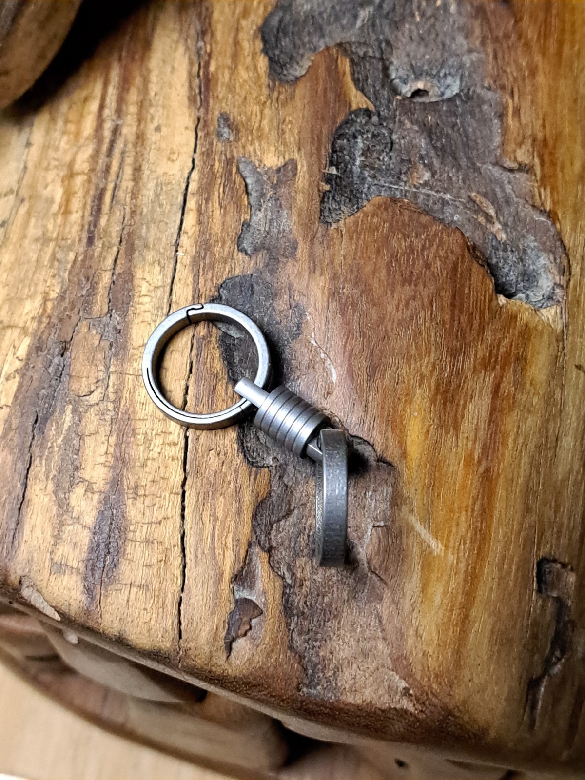 Pro Mini Series Titanium Swivel With 17.5mm Titanium Quicksnap Keyrings