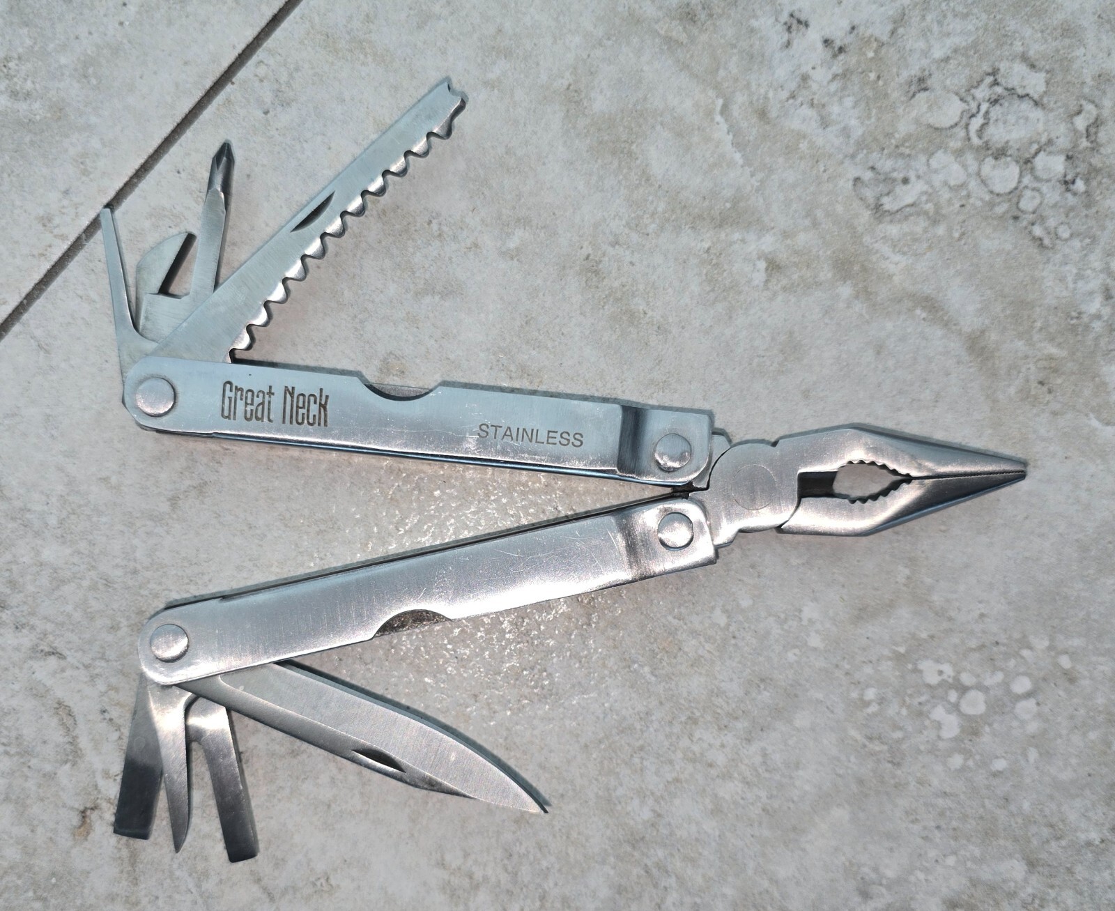 Great Neck Multi Tool – Multiple Knife Blades & Pliers With Carry Case