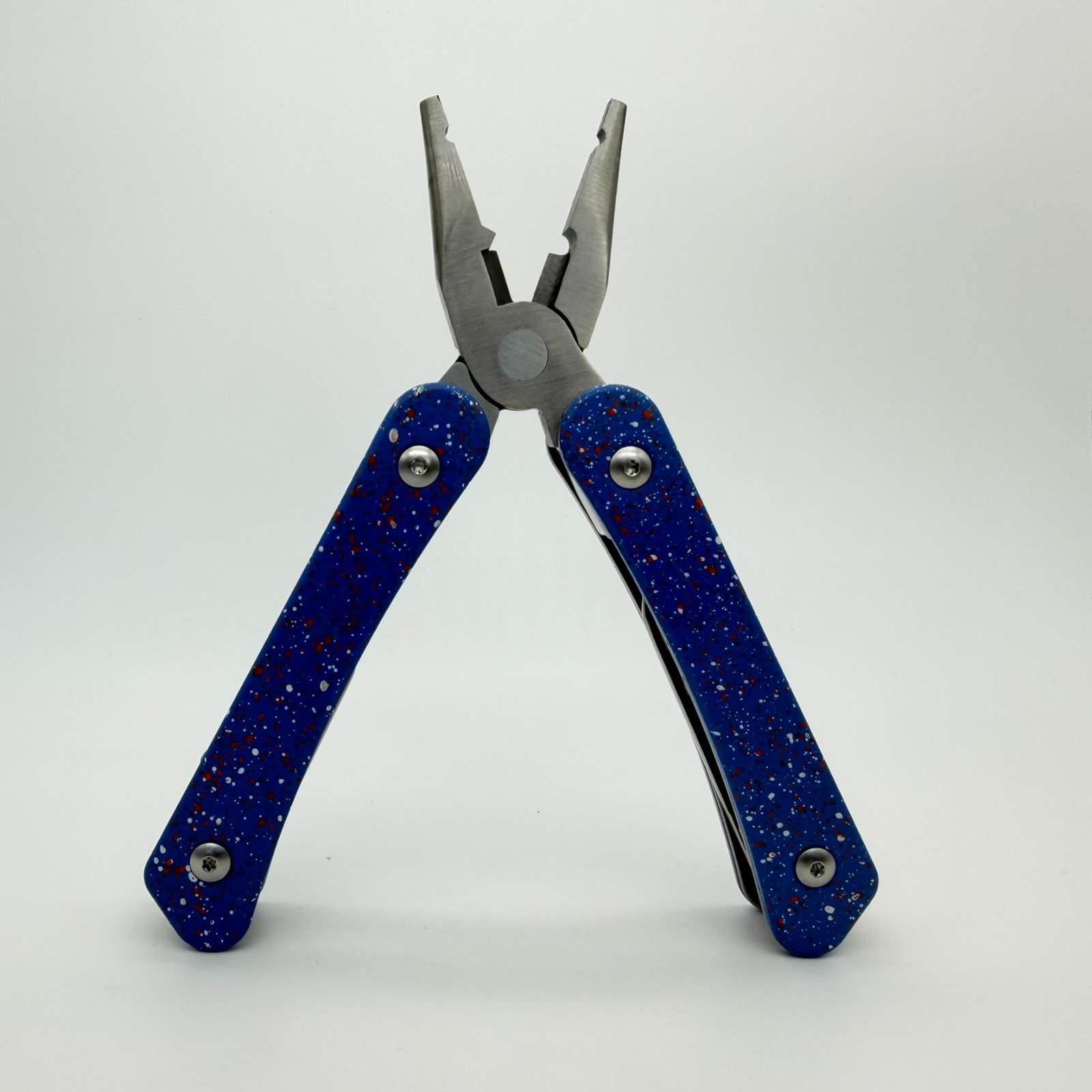 Gentlemen’s Hardware Wilderness Multi-Tool Blue Speckle 12-in-1 EDC Camping